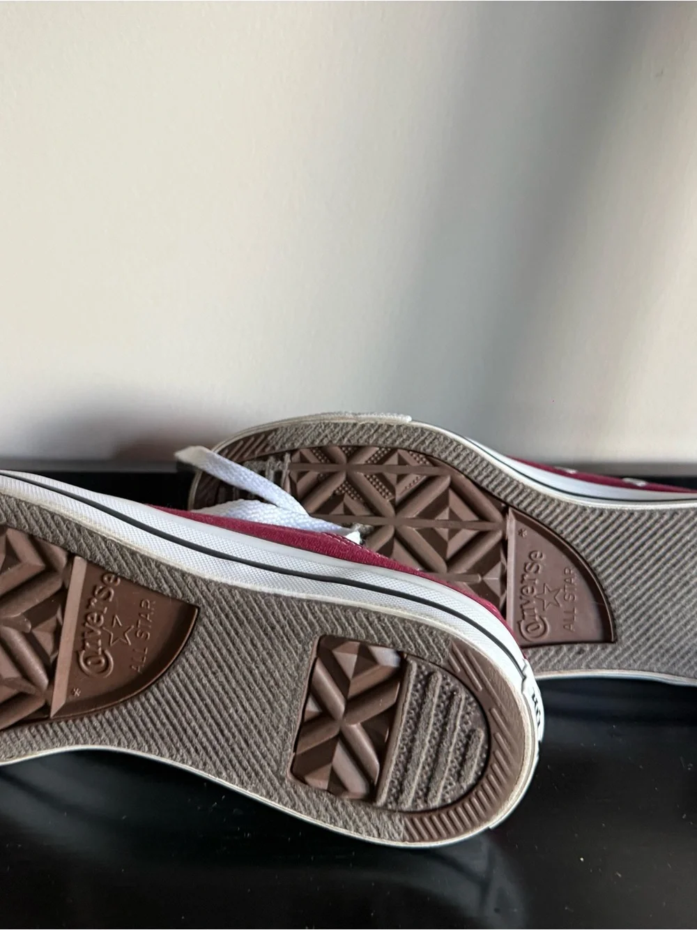 Converse Chuck Taylor All Star Low Top Burgundy Canvas Sneakers Women’s 6 - Picture 6 of 6